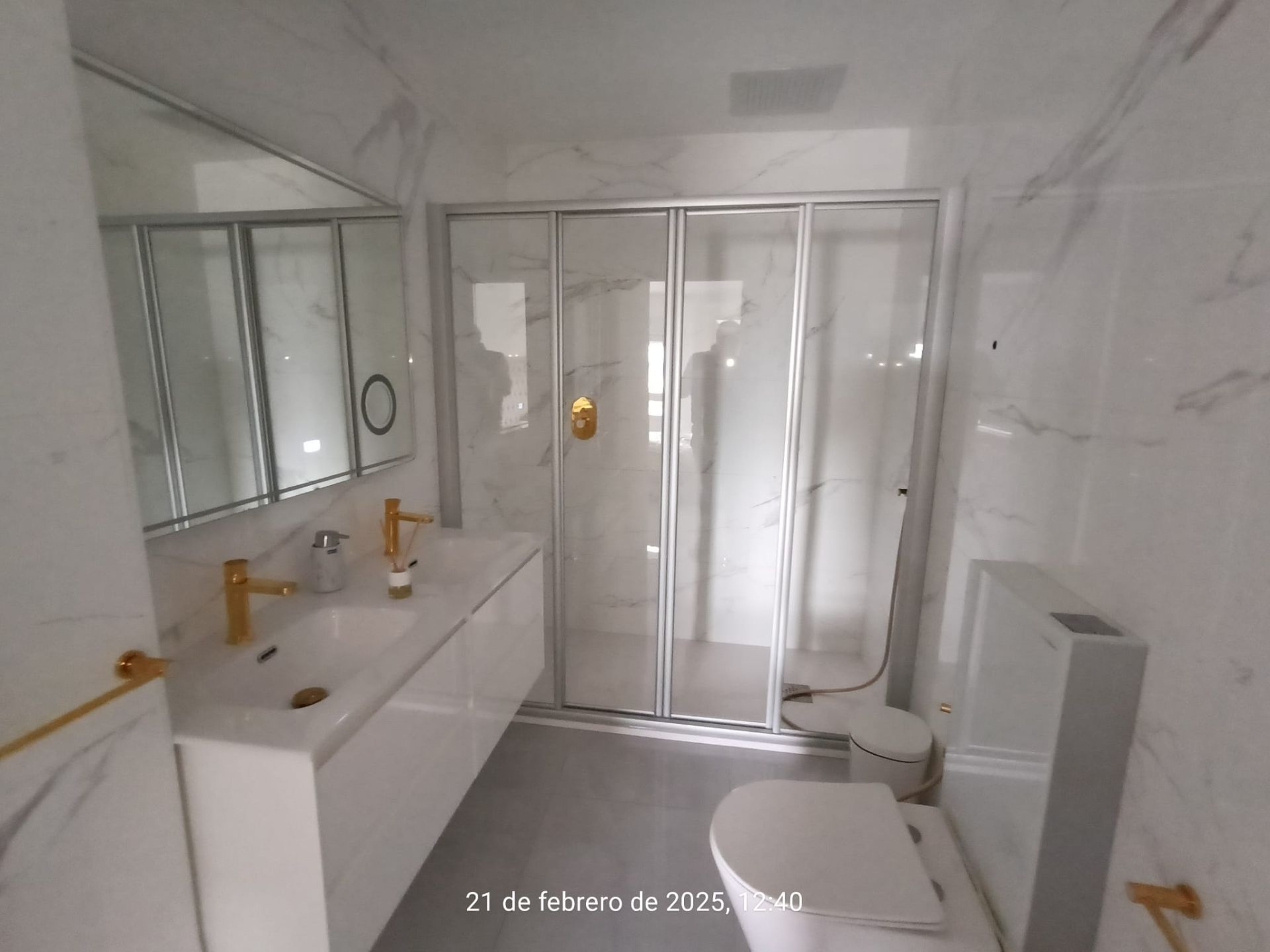 Baño de Piso en venta en Algeciras con Aire acondicionado