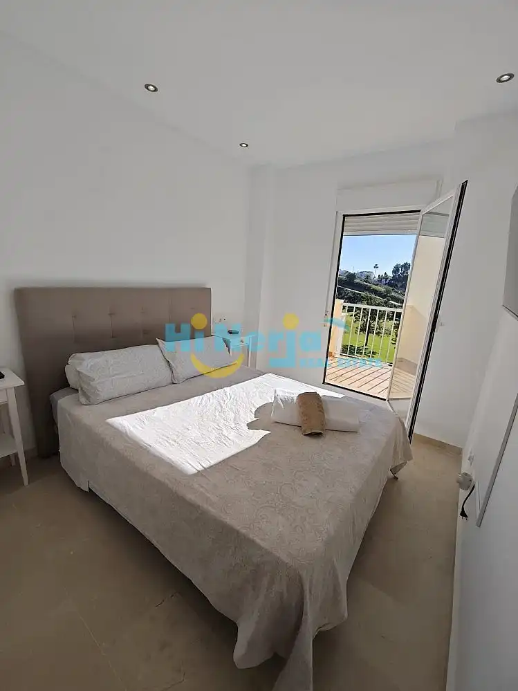 Apartamento con piscina en venta en Caleta de Vélez, imagen 5