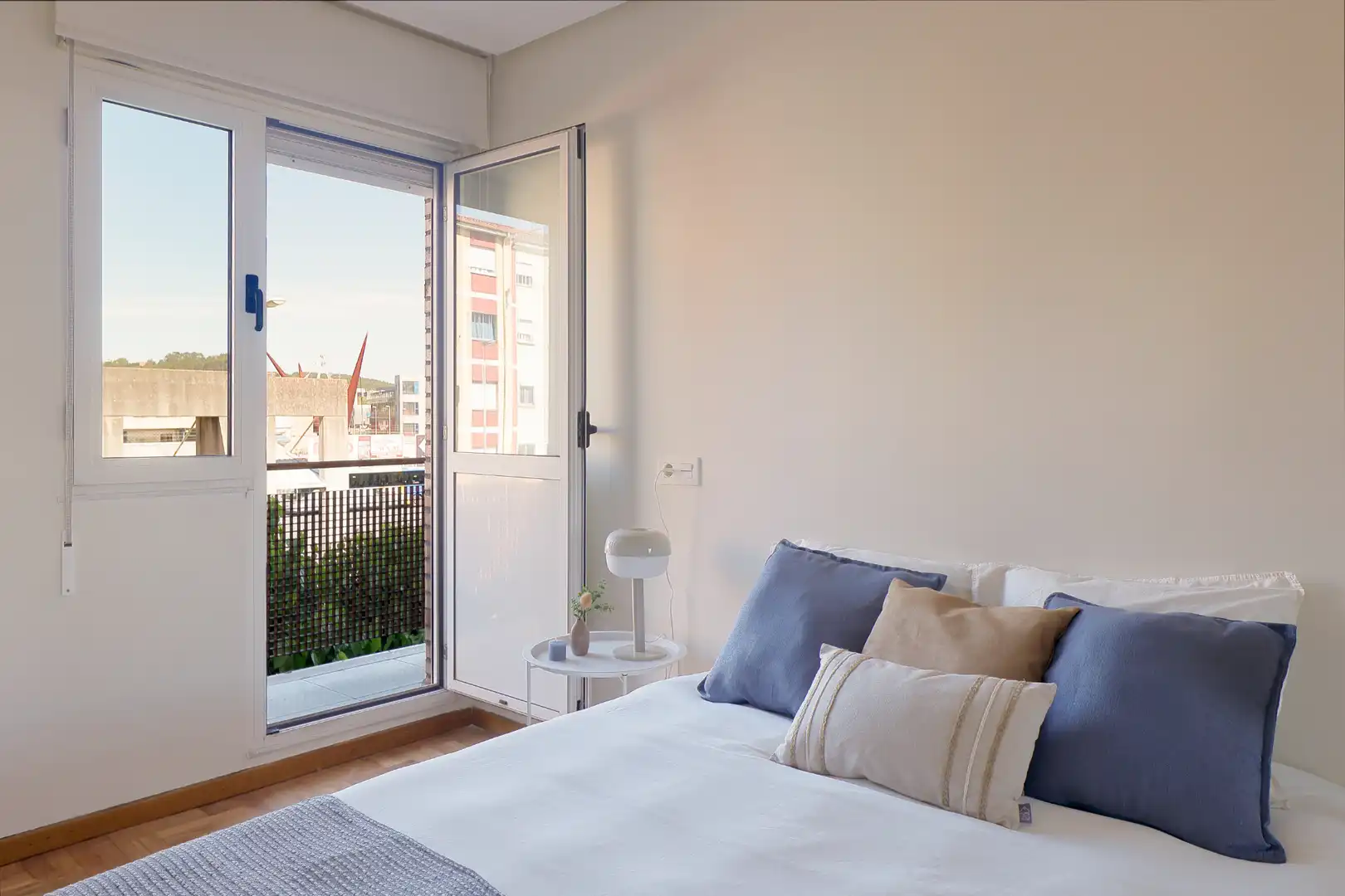 Habitación de Piso de alquiler en Avilés con Calefacción, Parquet y Terraza