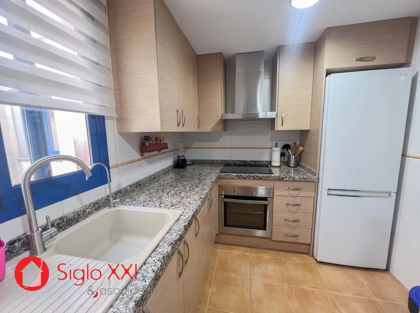 Kitchen of Flat for sale in Madrigal 