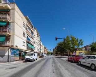 Vista exterior de Pis en venda en  Granada Capital amb Aire condicionat, Terrassa i Balcó