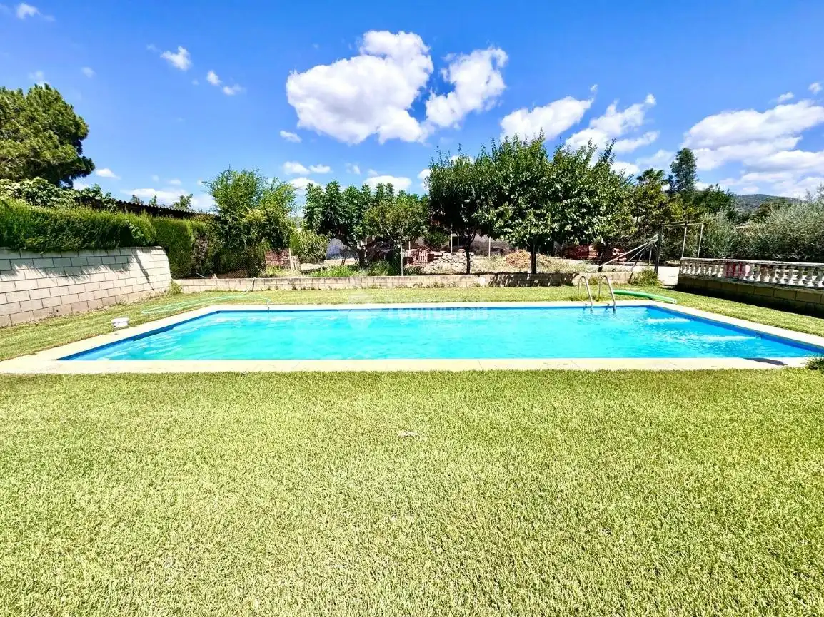 Casa rustica con piscina in vendita a Periurbano Oeste - Sierra, imagen 2