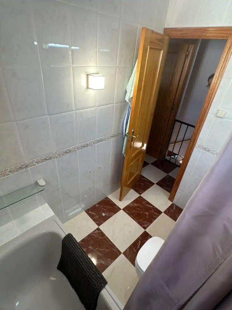 Baño de Dúplex de alquiler en Cartagena con Calefacción, Terraza y Amueblado