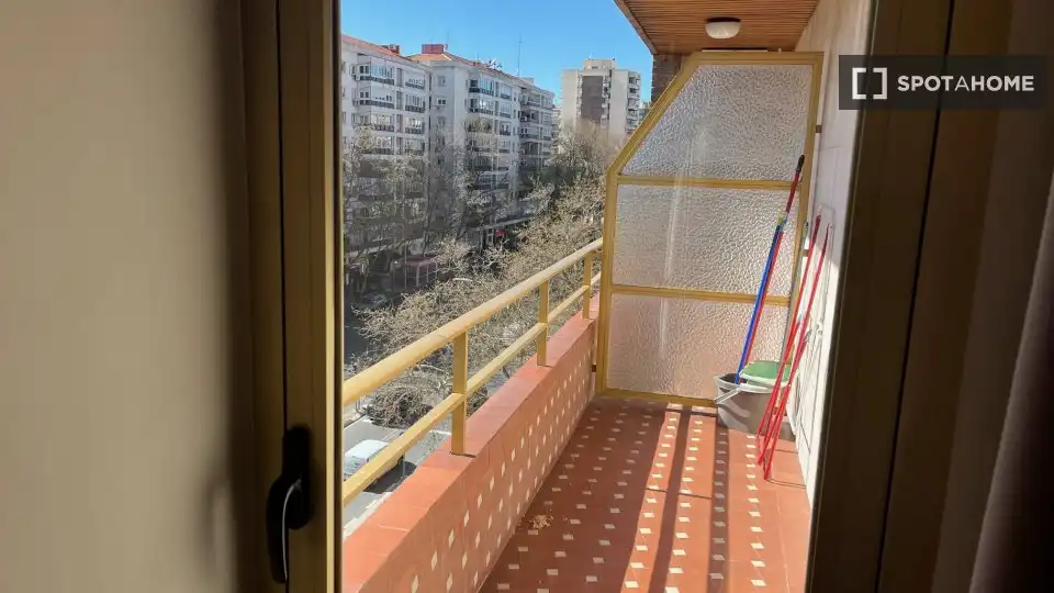 Terrassa de Pis de lloguer en Madrid amb Aire condicionat, Calefacció i Moblat