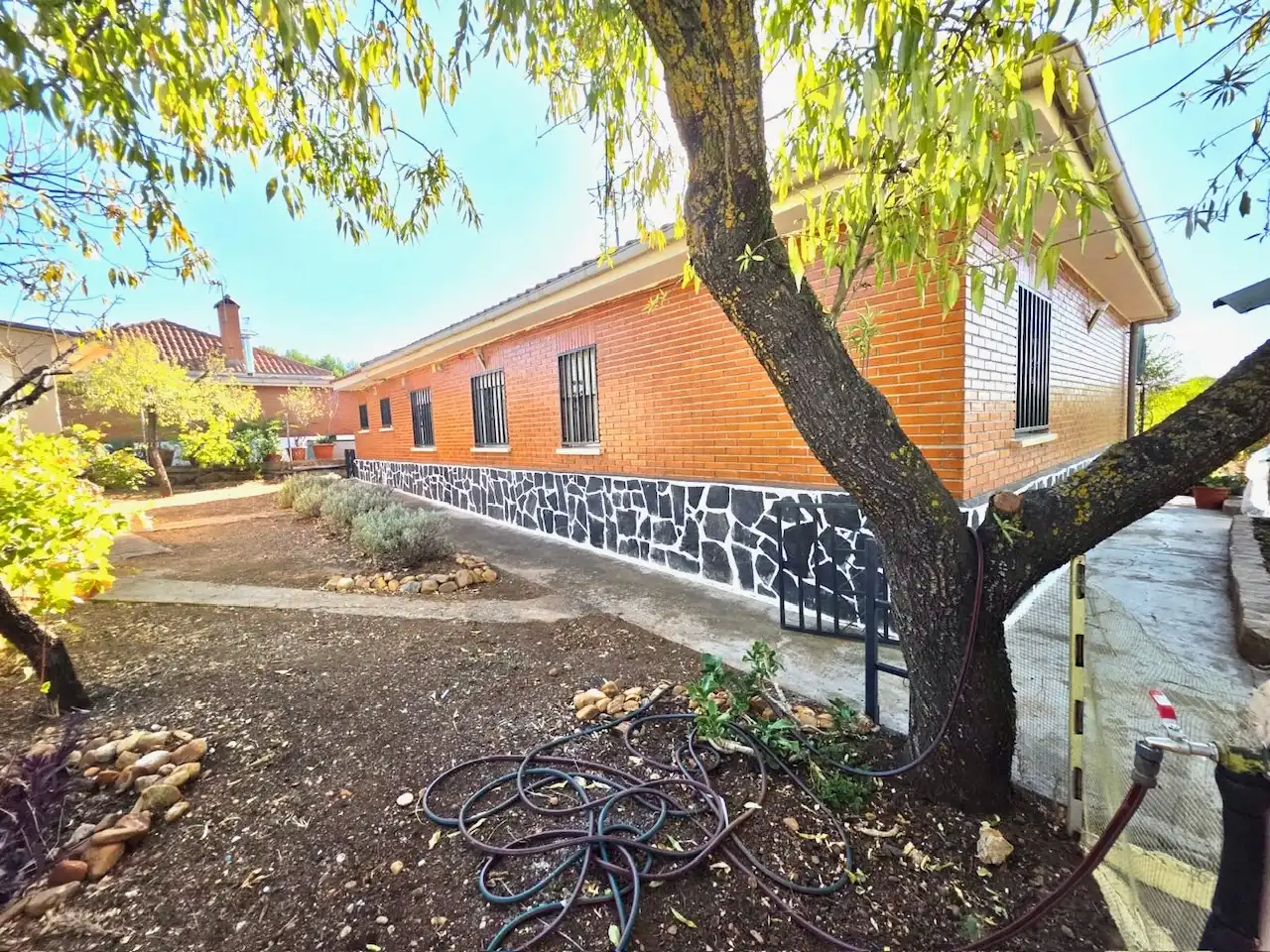 Vista exterior de Casa o chalet en venta en Mejorada del Campo con Calefacción, Jardín privado y Terraza