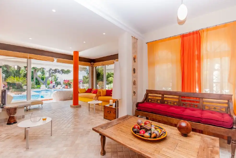 Sala de estar de Casa o chalet en venta en Vélez-Málaga con Aire acondicionado, Jardín privado y Terraza