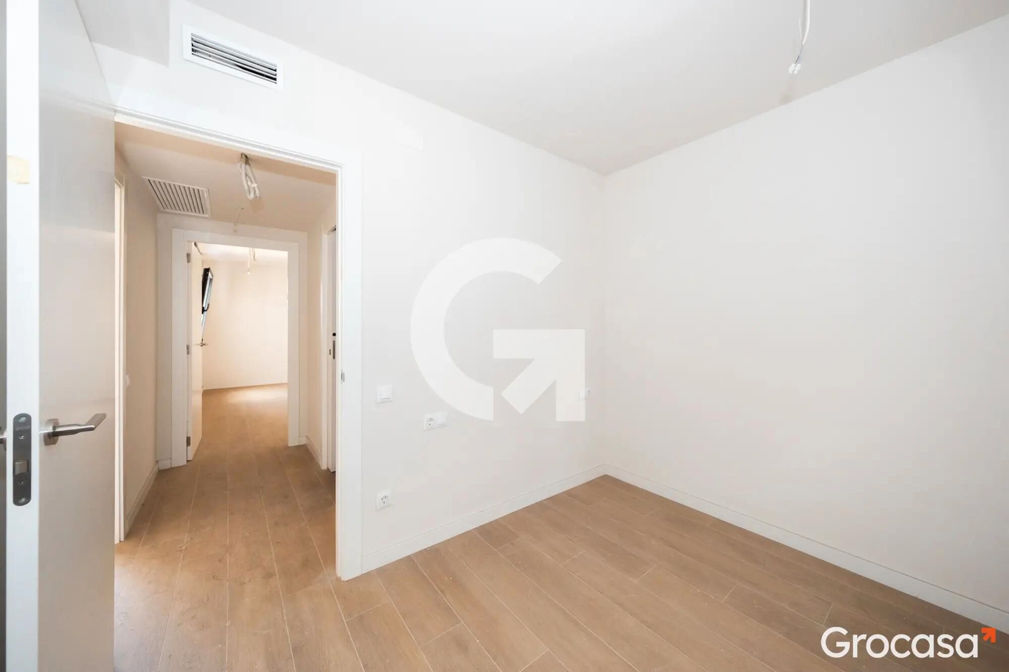 Bedroom of Flat for sale in El Prat de Llobregat  with Air Conditioner, Heating and TV