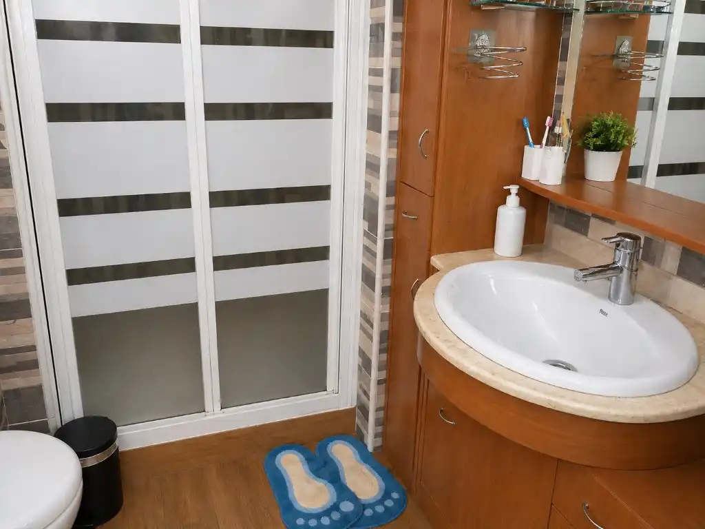 Badezimmer von Dachboden zum Verkauf in Barcelona