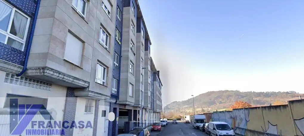 Außenansicht von Wohnung zum Verkauf in Siero mit Abstellraum