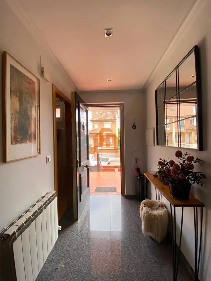 Casa adosada en venta en San Andrés del Rabanedo con Calefacción, Jardín privado y Trastero