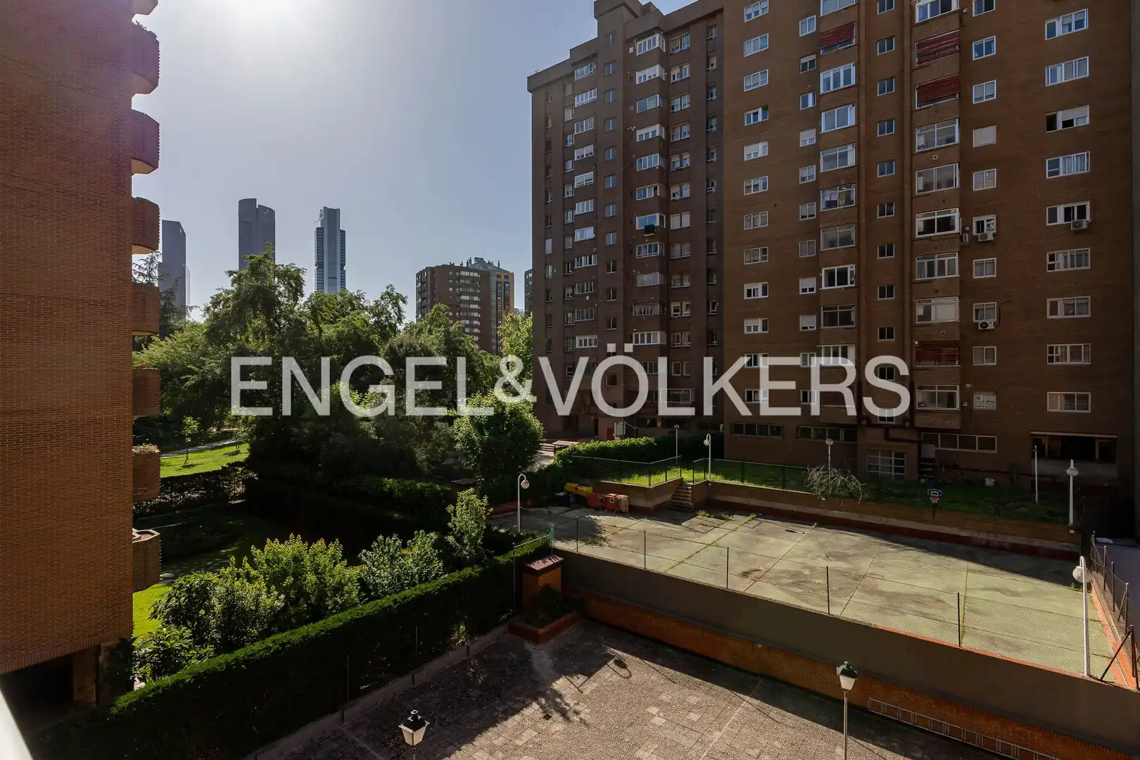 Terrassa de Pis en venda en Madrid amb Calefacció i Terrassa