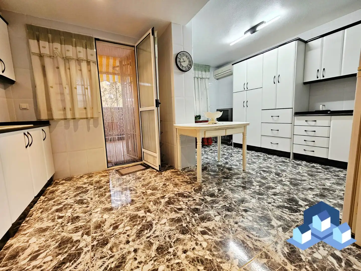 Flat for sale in Lorca  with Air Conditioner, Heating and Storage room