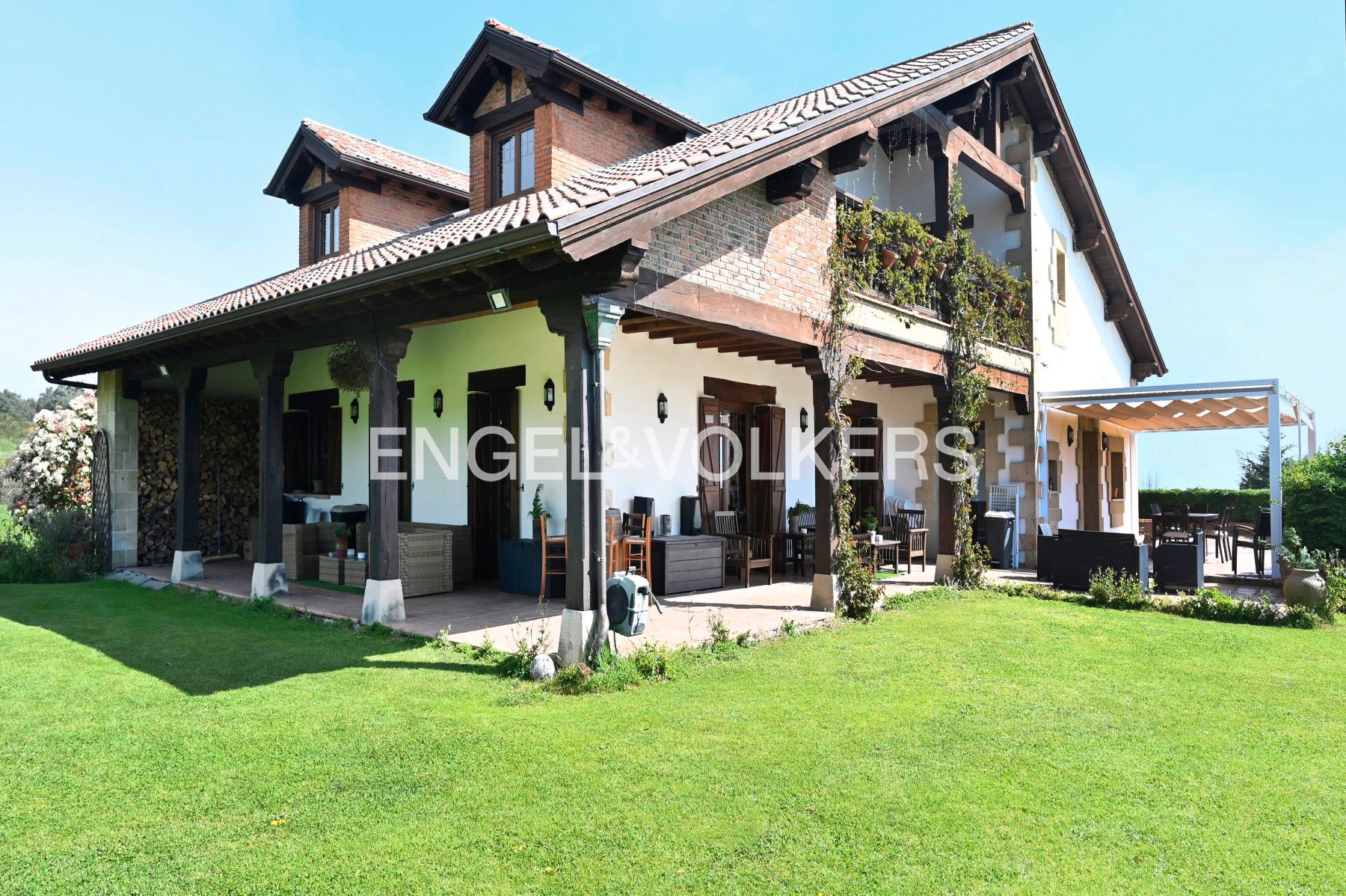 Exterior view of House or chalet for sale in Piélagos  with Heating, Private garden and Terrace