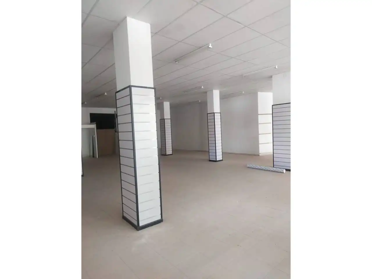 Local comercial de lloguer a Calle Toledo 32, imagen 3