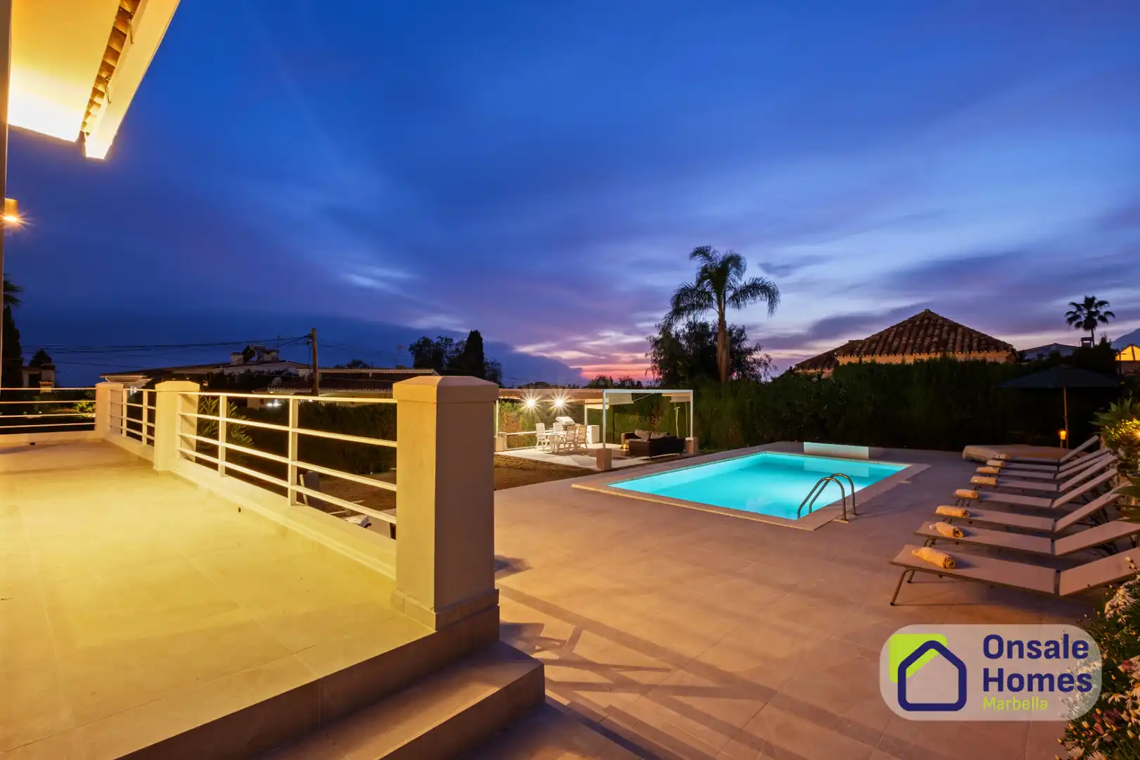 Swimming pool of Houses for sale in Marbella  with Air Conditioner, Private garden and Terrace