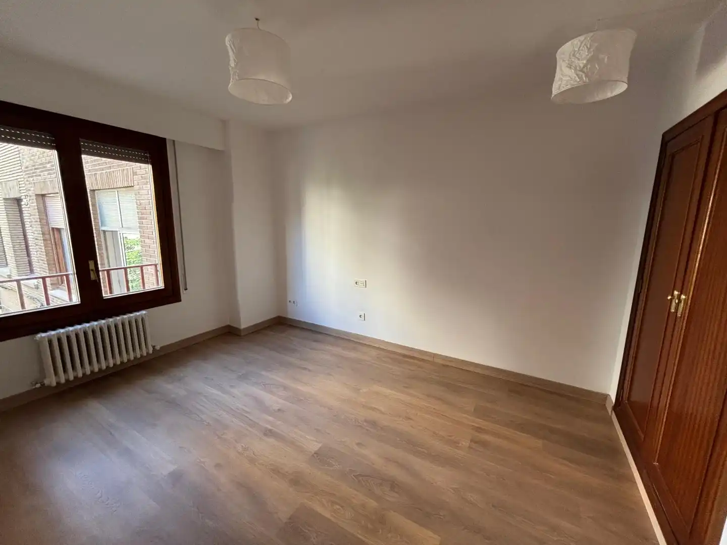 Habitación de Piso de alquiler en Zaragoza con Calefacción, Parquet y Horno