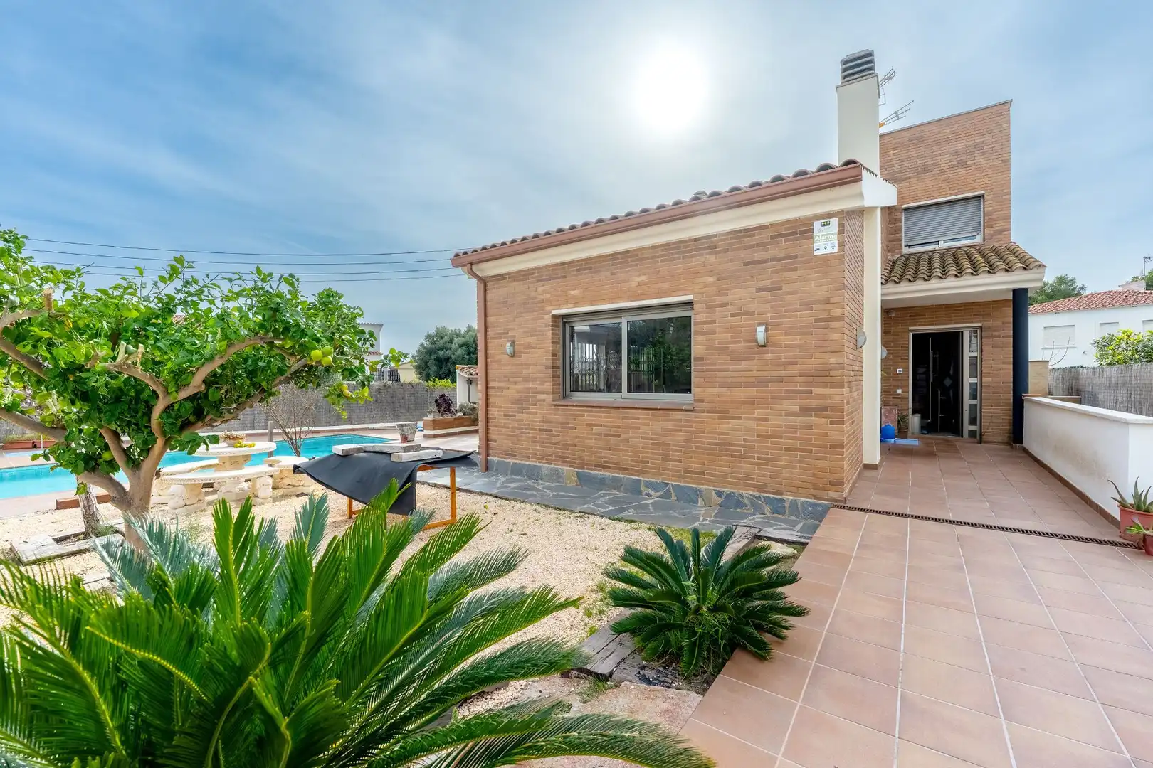 Vista exterior de Casa o xalet en venda en Calafell amb Calefacció, Jardí privat i Terrassa
