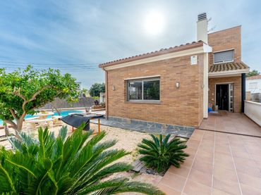 House with pool for sale in Segur de Calafell