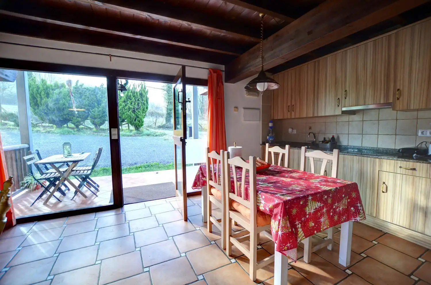 Comedor de Casa o chalet en venta en Cangas de Onís con Calefacción, Terraza y Piscina