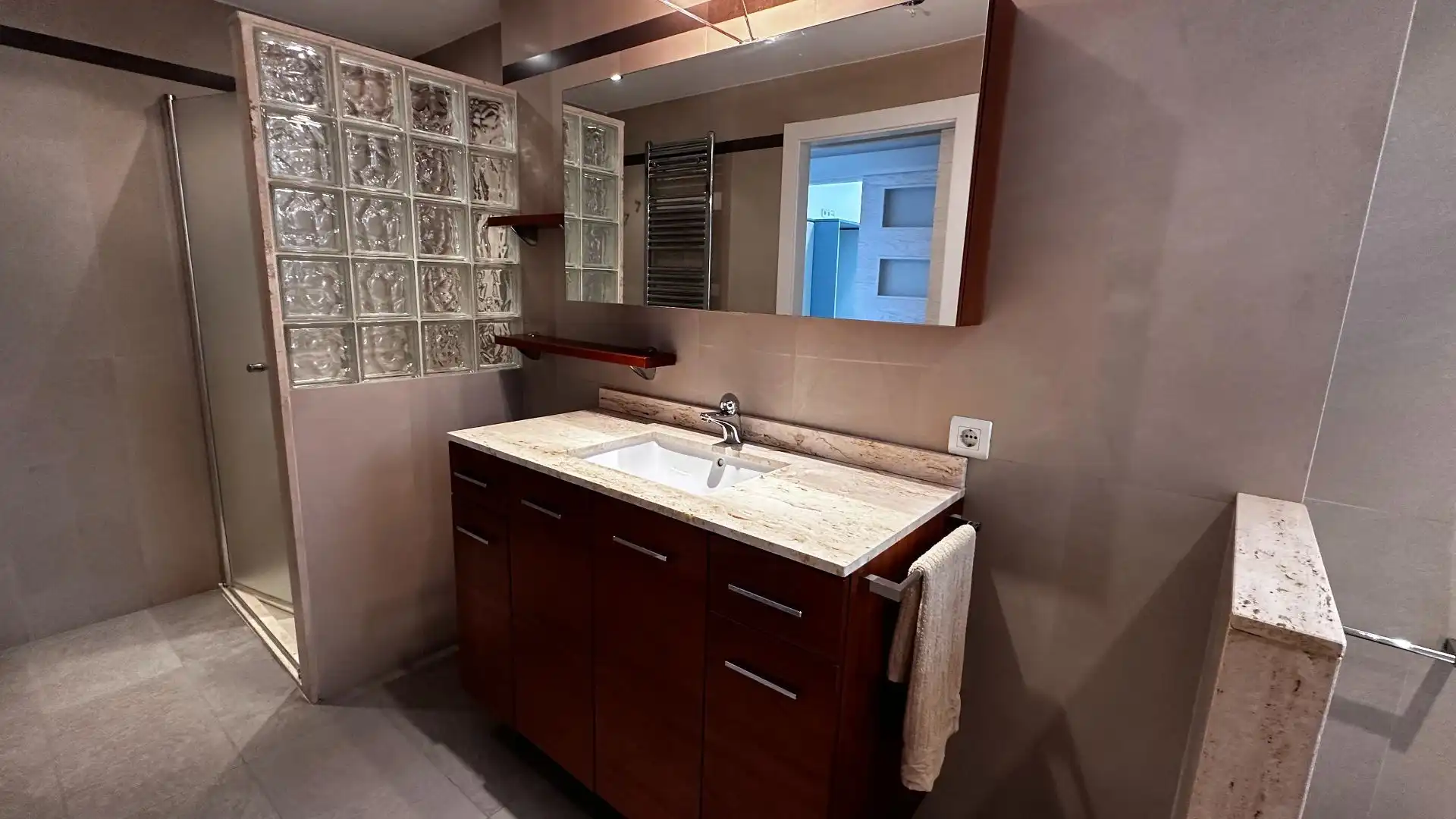 Bathroom of Flat for rent in Tortosa  with Air Conditioner, Terrace and Furnished