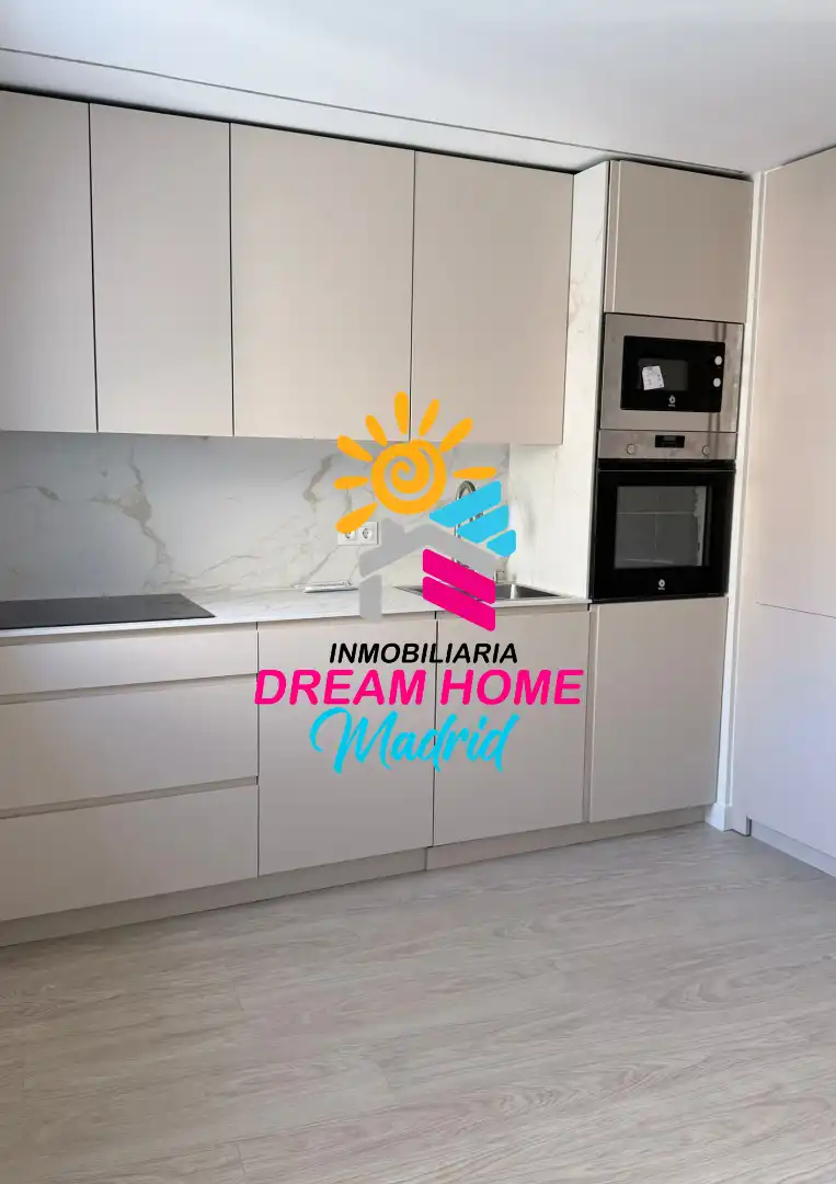 Vista exterior de Piso en venta en Madrid con Aire acondicionado, Calefacción y Amueblado