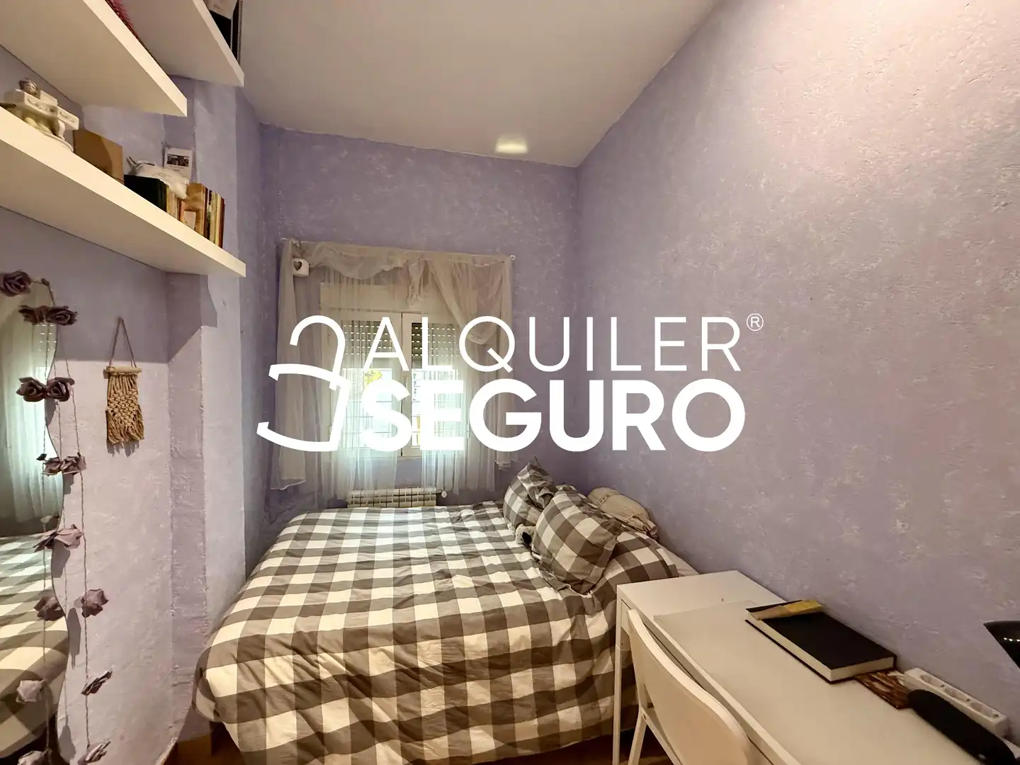 Bedroom of Flat for rent in Juan de la Cierva