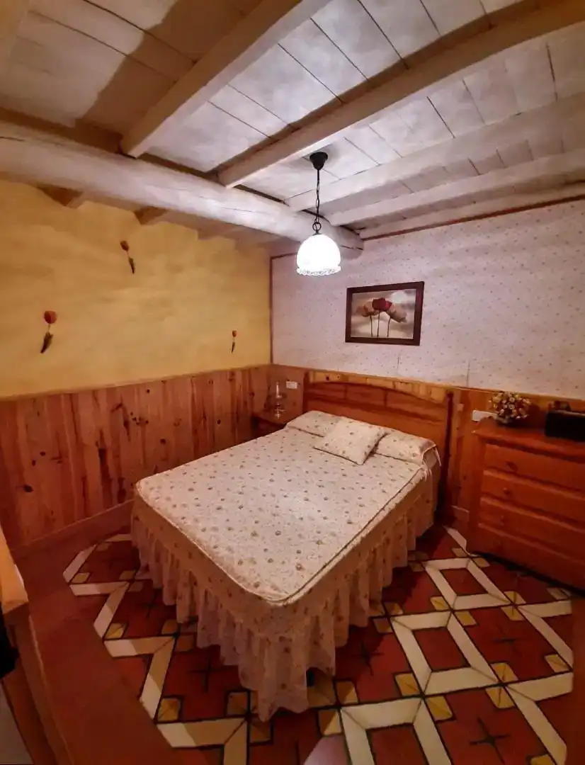 Habitación de Planta baja en venta en Valverde del Fresno con Aire acondicionado, Trastero y Amueblado