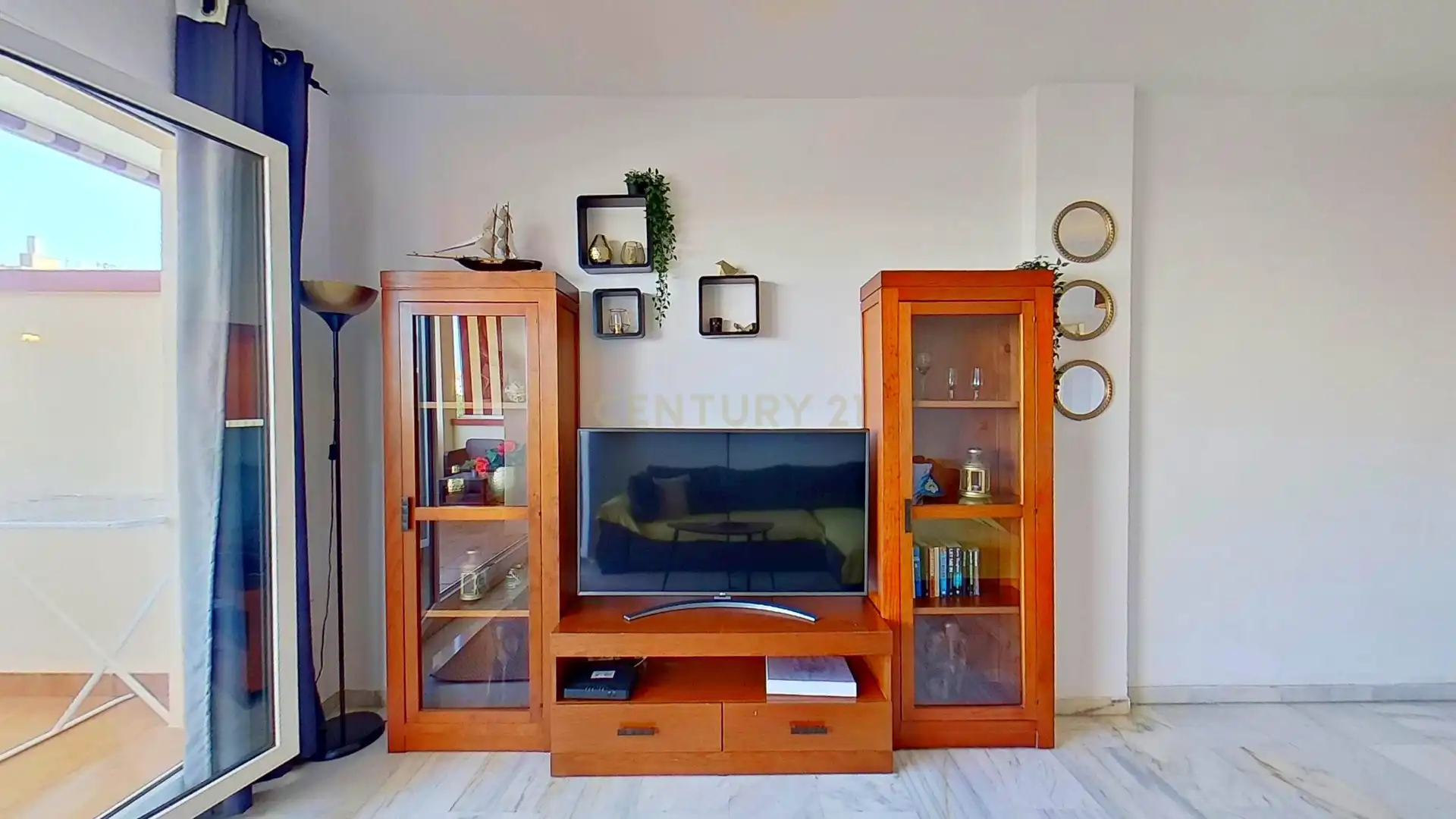 Sala de estar de Piso en venta en Benalmádena con Aire acondicionado, Trastero y Horno