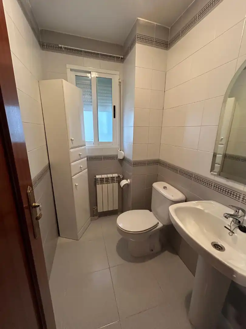 Bathroom of Flat for sale in Ciudad Real  with Air Conditioner, Heating and Terrace