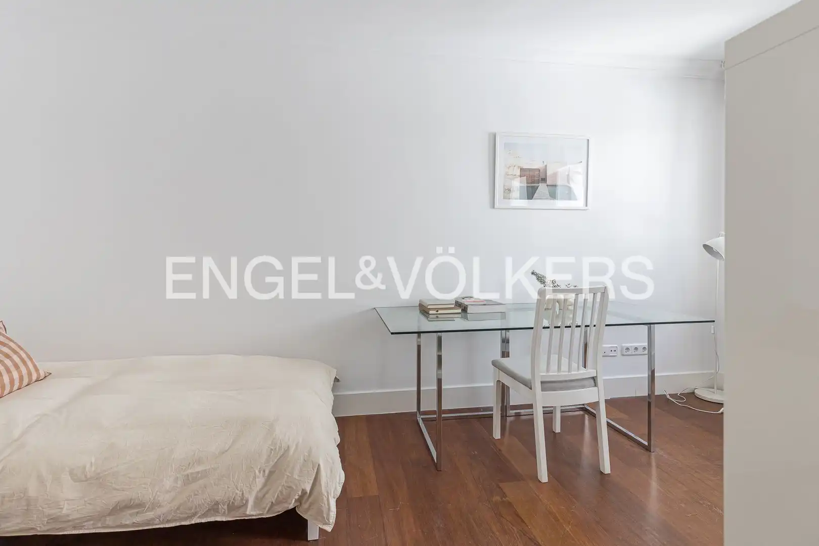 Bedroom of Flat for rent in Madrid  with Air Conditioner, Heating and Balcony