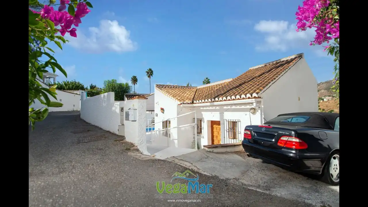 Casa o xalet en venda a Torre Vigia, La Herradura centro