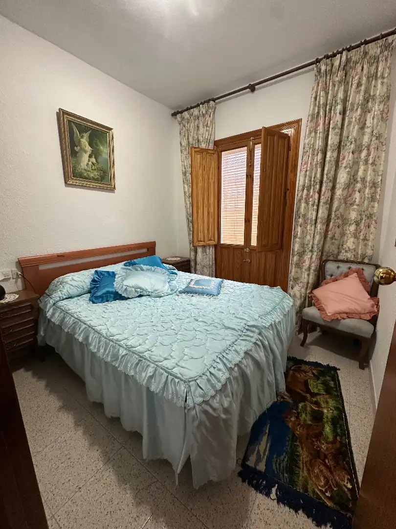 Dormitori de Casa adosada en venda en Benamargosa amb Aire condicionat, Moblat i Balcó