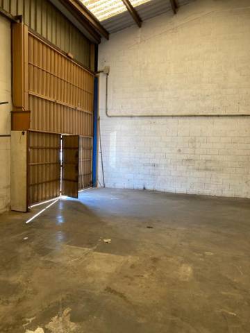 Nave industrial en Alquiler en Mar Rojo, 8 en Ensanche - Parque Santa Rosa