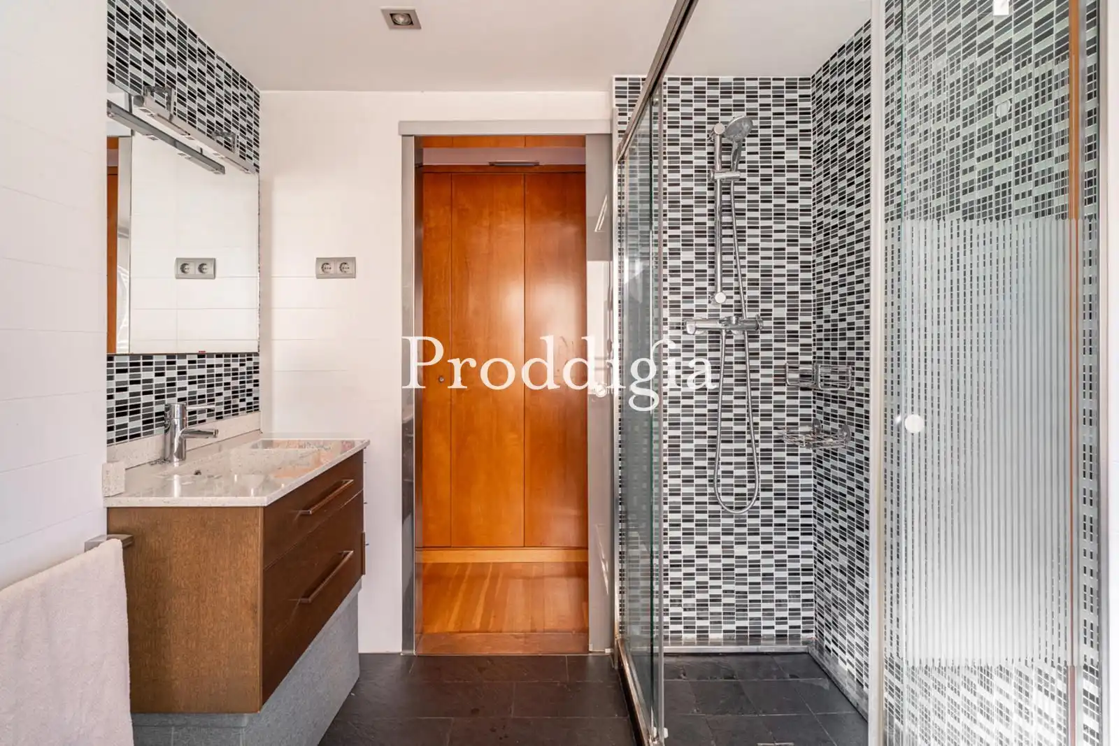 Bathroom of Detached homes for sale in Sant Cugat del Vallès  with Air Conditioner, Heating and Private garden