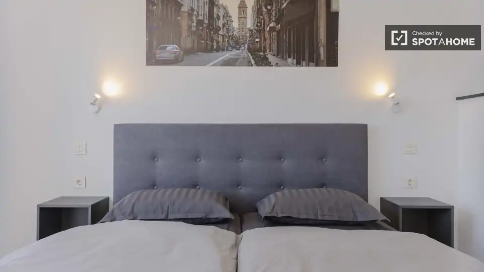 Habitación de Piso de alquiler en Valencia con Aire acondicionado, Calefacción y Amueblado
