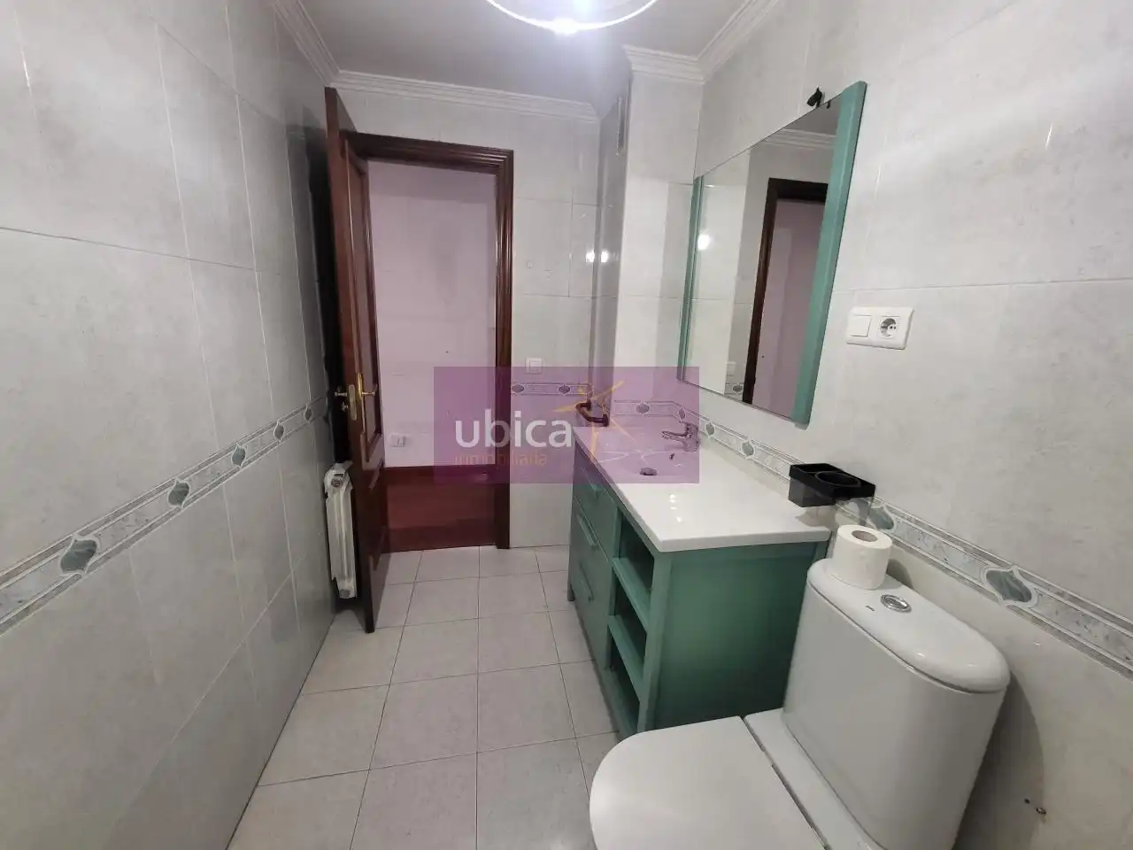 Bathroom of Attic for sale in Vigo   with Heating, Parquet flooring and Terrace