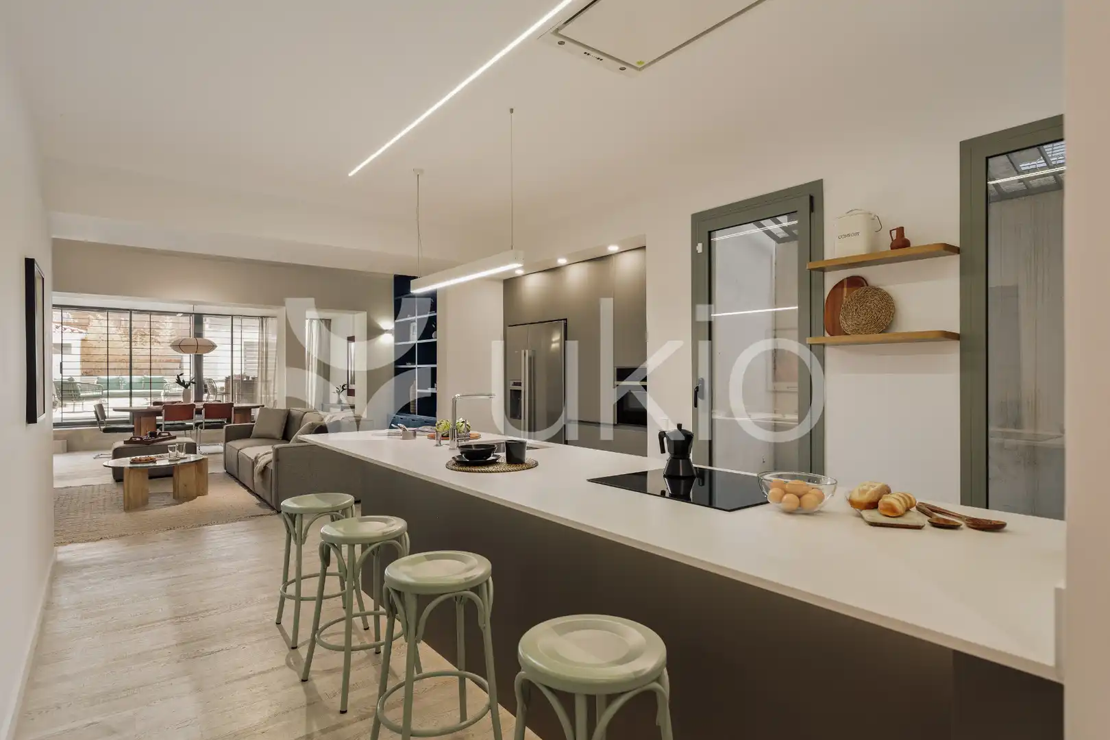 Cuina de Apartament de lloguer en Barcelona amb Aire condicionat, Calefacció i Moblat