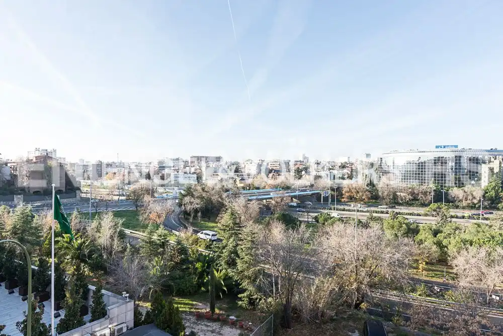 Vista exterior de Pis en venda en Madrid amb Aire condicionat i Calefacció