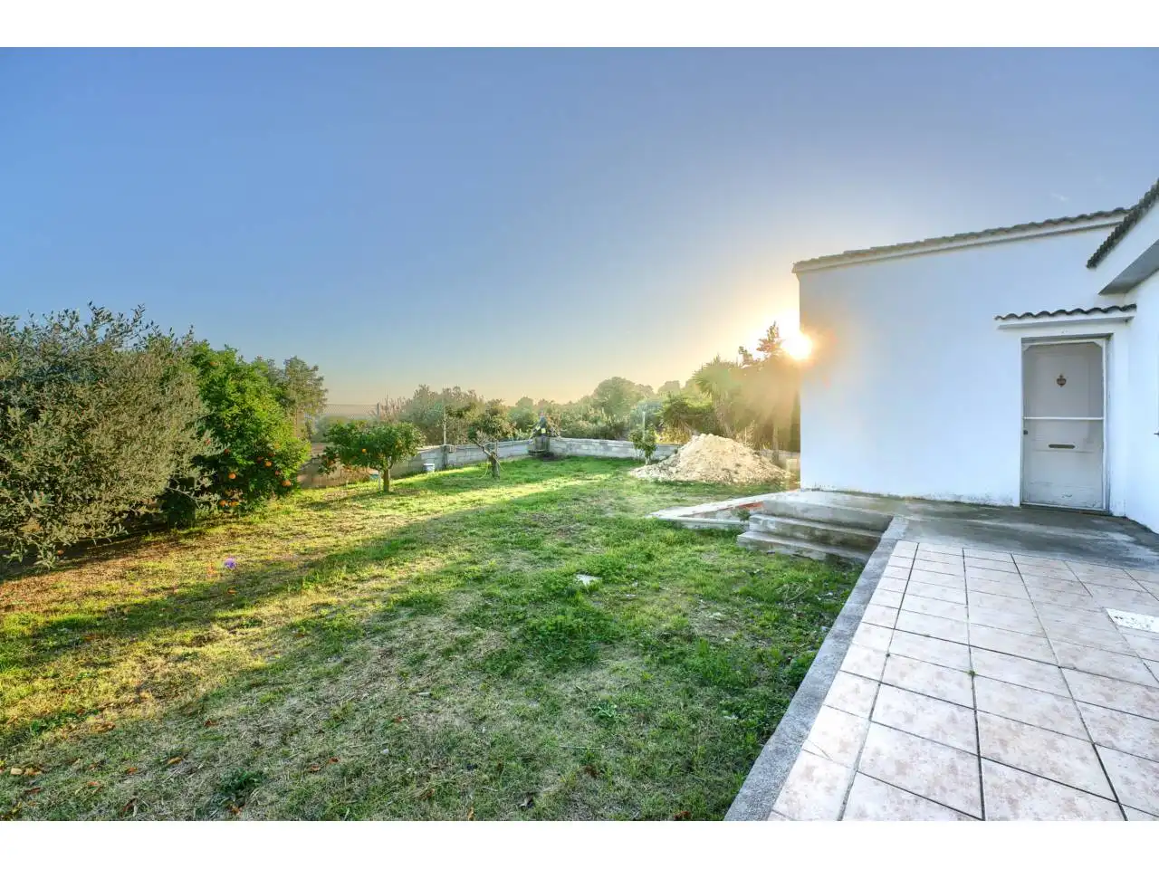 Jardí de Casa o xalet en venda en Vilanova i la Geltrú amb Aire condicionat i Jardí privat