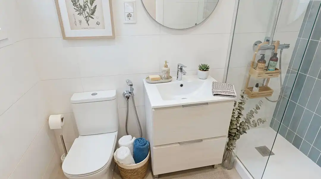 Bathroom of Flat for sale in Madrid  with Air Conditioner, Heating and Furnished