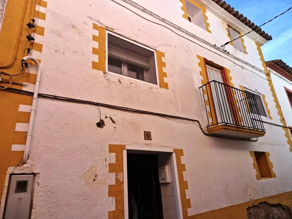 Vista exterior de Casa o xalet en venda en Alcampell amb Jardí privat, Terrassa i Balcó