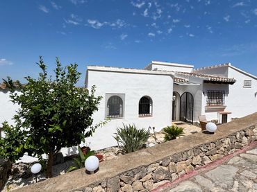 Villa con piscina in vendita a Pego