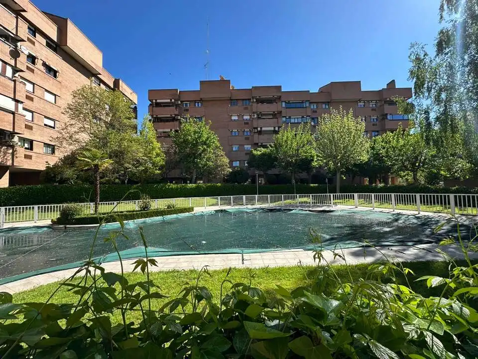 Schwimmbecken von Wohnung zum Verkauf in Toledo mit Klimaanlage, Heizung und Privatgarten
