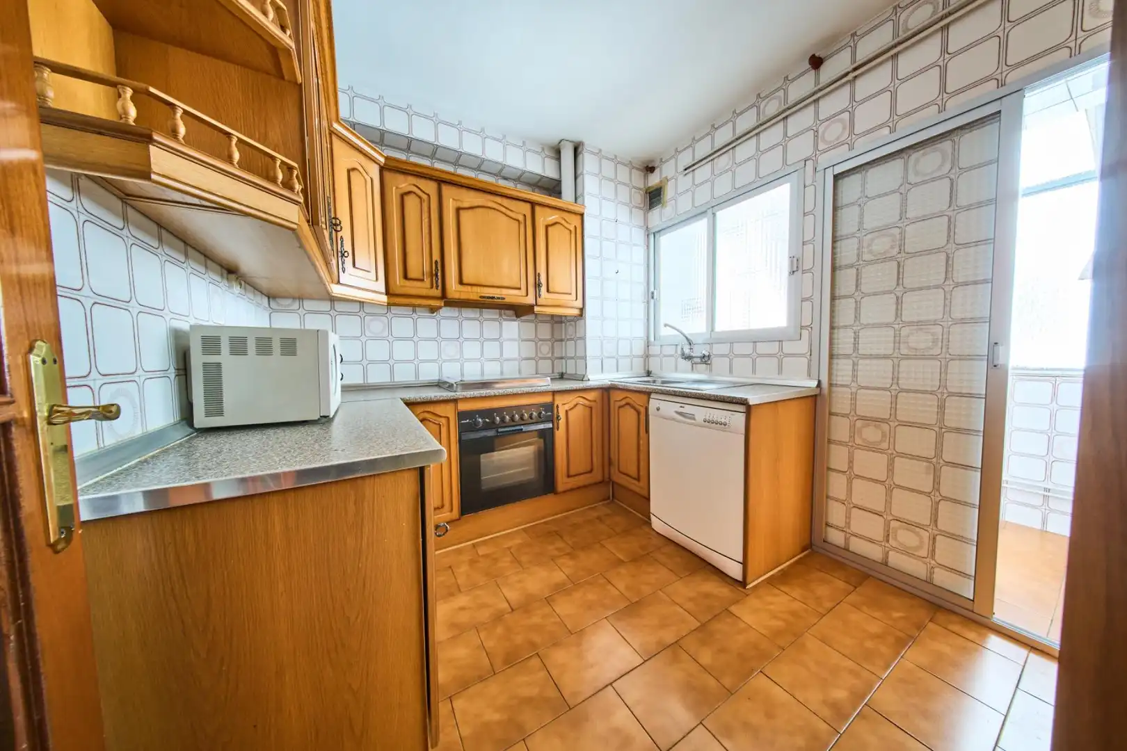 Cocina de Piso en venta en Granada con Calefacción