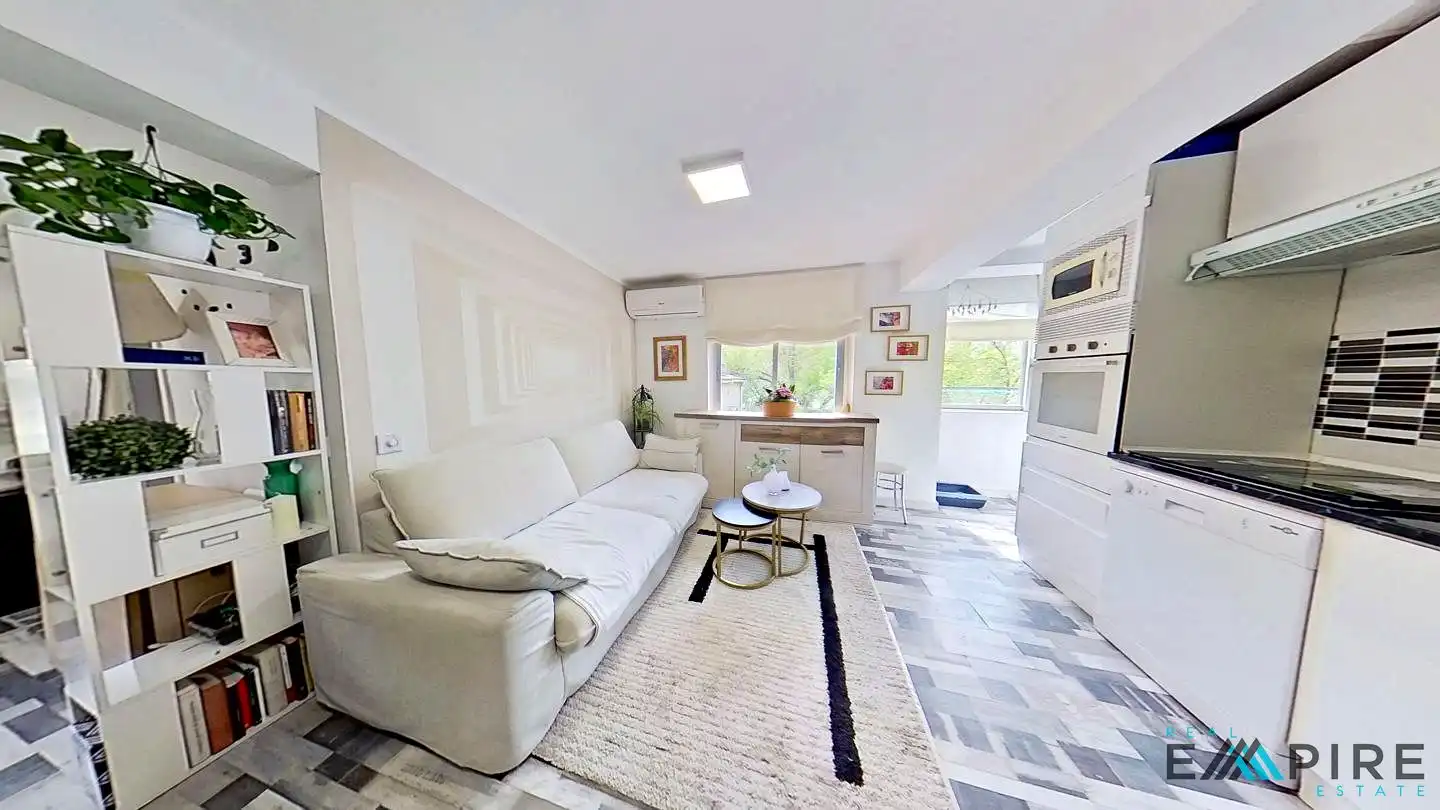 Living room of Flat for sale in  Madrid Capital  with Air Conditioner and Heating