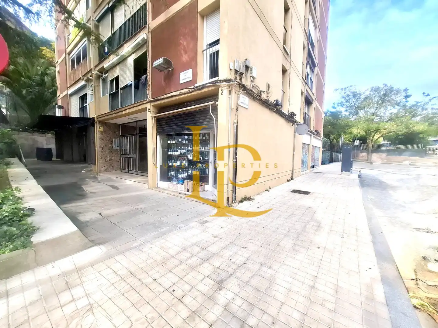 Außenansicht von Geschaftsraum zum Verkauf in Barcelona mit Klimaanlage, Heizung und Terrasse