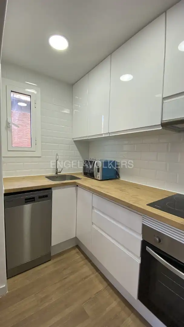 Cocina de Piso en venta en Barcelona con Calefacción y Balcón