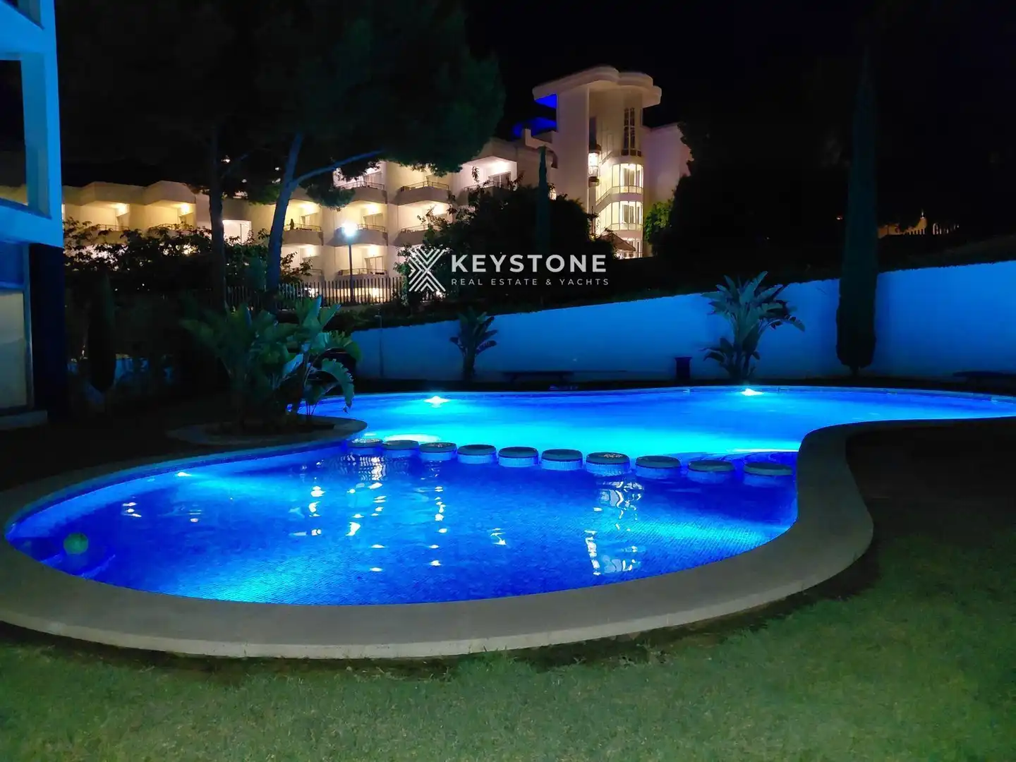 Swimming pool of Flat for sale in Calvià  with Air Conditioner, Terrace and Swimming Pool