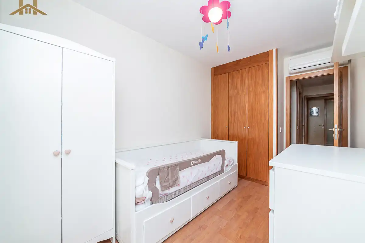 Habitación de Planta baja en venta en Arroyomolinos (Madrid) con Aire acondicionado, Calefacción y Jardín privado