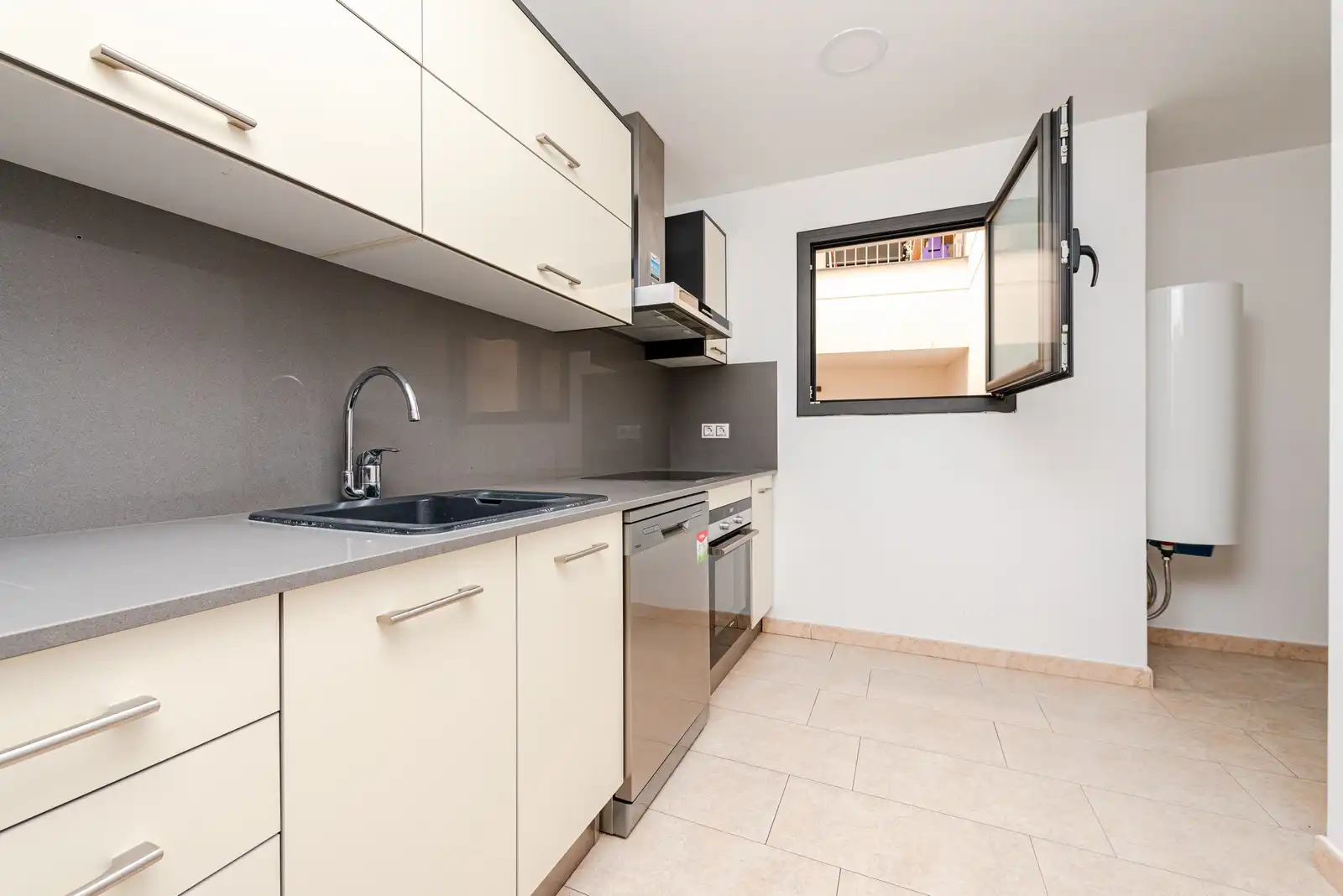 Cocina de Piso en venta en Sabadell con Trastero